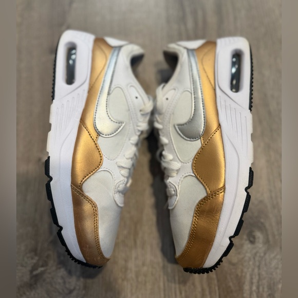 Nike Air Max SC Women's Size 8 White Metallic Marathon Running CW4554-107 - Picture 3 of 3